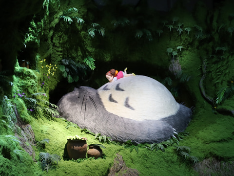 ジブリの立体造型物展】数々の立体展示を撮り下ろし！「トトロ」「魔女