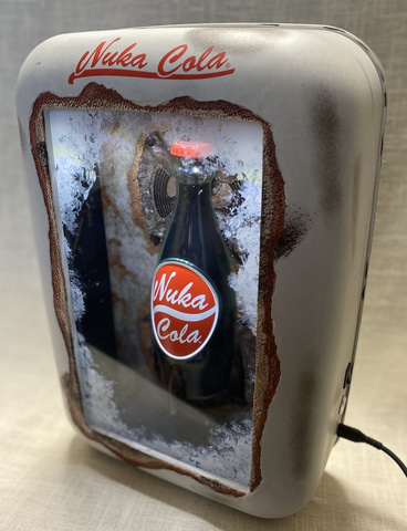 フォールアウト」最新グッズフォトレポート！ “世紀末お宝感”がすごい