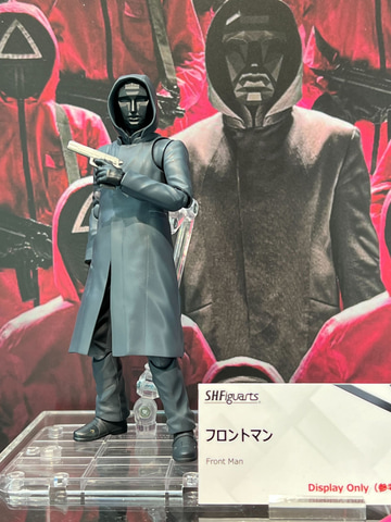 イカゲーム」のヨンヒ人形が立体化！ フロントマンやマスクド