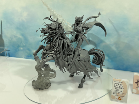 ワンフェス】ランサー/アルトリア[オルタ]が愛馬とともに立体化