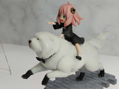 メガホビEXPO】「SPY×FAMILY」から、ボンドにまたがるアーニャの