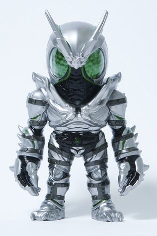 仮面ライダーBLACK SUN」から、TOUMA氏デザインの「BLACK SUN」と