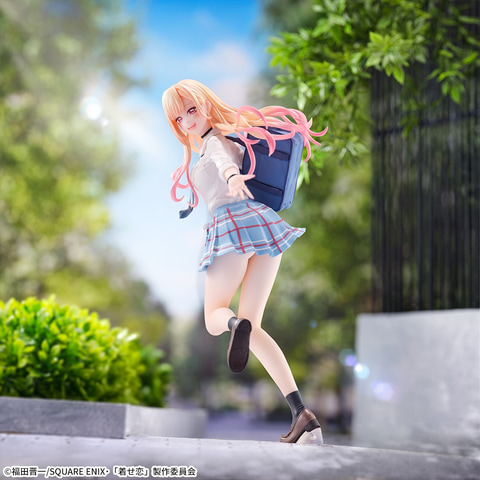 その着せ替え人形は恋をする」より制服姿の喜多川海夢がプライズ