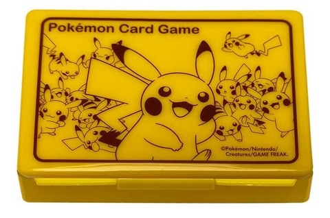 ポケモン、たくさんのピカチュウを描いたデッキケースやプレイマット