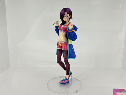 ゾン100」よりトレーニング中の三日月 閑をフィギュア化！ 汗が滴る体