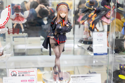 特別企画】【あみあみ展示撮り下ろし】太ももちらりがなんともセクシー