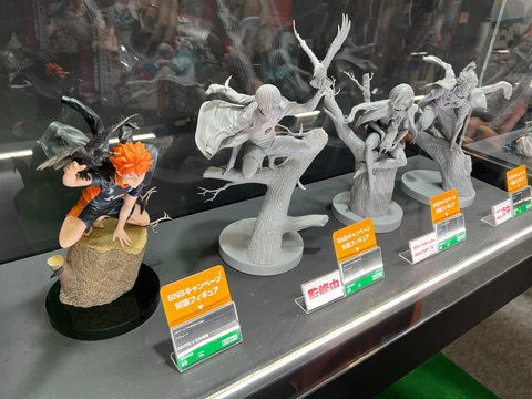 ハイキュー!!」より日向翔陽、黒尾鉄朗、影山飛雄、孤爪研磨が