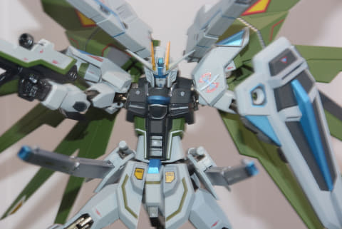 大河原氏の「リアルタイプカラー」の考察が楽しい、「METAL ROBOT魂