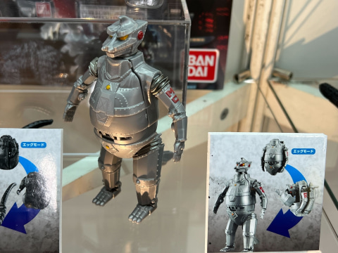 バンダイ、「ミニオン」を握って音を出させる新作玩具を展示中