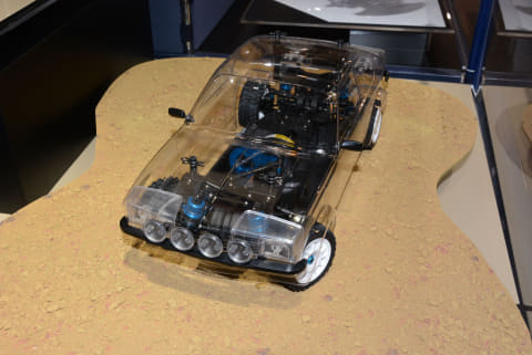 カスタマイズに優れた「1/10RC XM-01 PRO シャーシキット」、簡単な