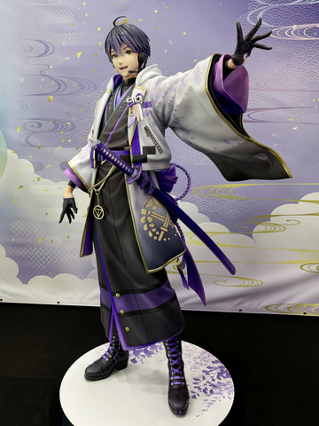 月ノ美兎」「剣持刀也」等身大フィギュアがデザインココブースで展示