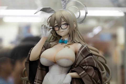 特別企画】【あみあみ展示撮り下ろし】バニー姿のメガネっ子がたまり