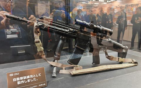 マルフェス2024」にて自衛隊の「20式」ラバーガンが展示！ 訓練用に