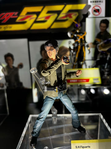 仮面ライダー555」より「乾巧」、「草加雅人」などが展示！ 「カイザ