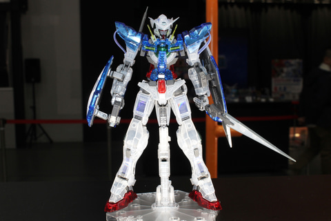特別企画】【ガンダムベース撮り下ろし】MGのエクシアが美しいクリア