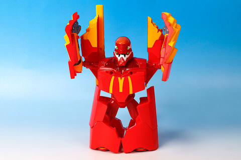 あんたバーガー!?」マクドナルド×エヴァのコラボフィギュアをひと足先
