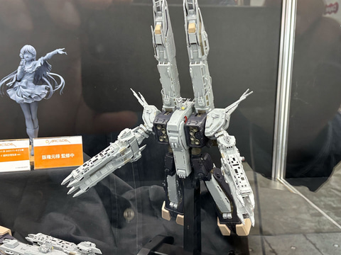 アルカディアブースは「マクロス」が熱い！ 「完全変形VF-0A