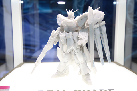 GUNPLA EXPO】精巧、精密、濃密な新作ガンプラ「RG 1/144 Hi-νガンダム