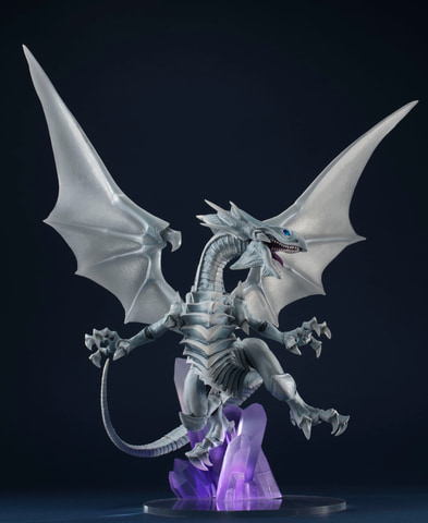 遊戯王」でおなじみ「ブルーアイズ・ホワイト・ドラゴン」のフィギュア