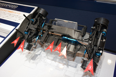 静岡ホビーショー】V字型シャーシやギアの位置。「1/10RC TA08 PRO
