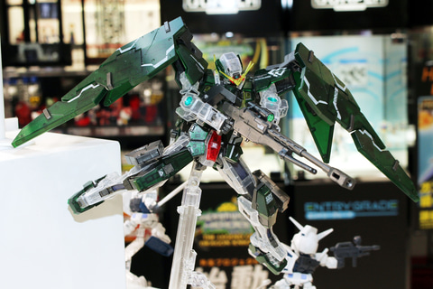 特別企画】【ガンダムベース撮り下ろし】「MG 1/100 ガンダム