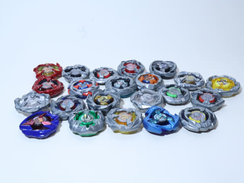 特集】激しくぶつかるコマの戦い、奥深いカスタマイズ！ 「BEYBLADE X