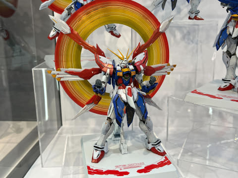 羽を外して武器に!? 「METAL BUILD ゴッドガンダム & ゴッドガンダム弐