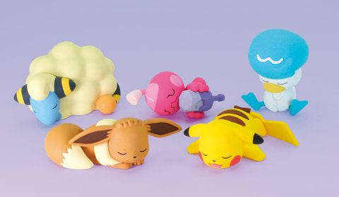 ポケモンたちのかわいい寝姿を立体化！ ガチャ「ポケモン おやすみ