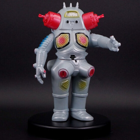 ウルトラセブン」に登場するウルトラセブンや怪獣たちが昭和レトロ