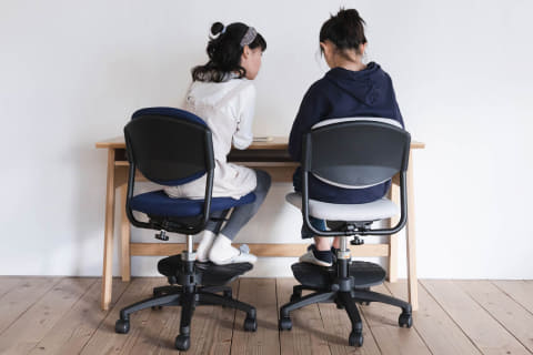 イトーキ、正しい姿勢をサポートするハイエンド学習チェア - Impress Watch