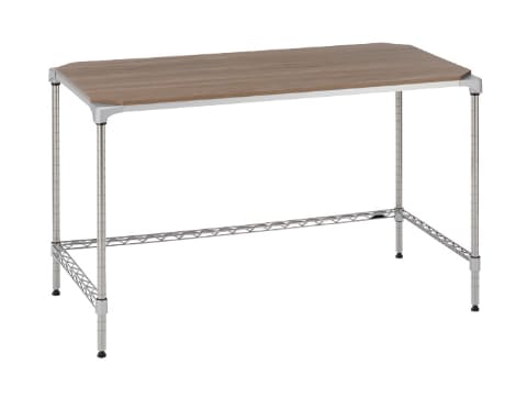 エレクター、シェルフシリーズを踏襲しつつ机としての機能美を追及した