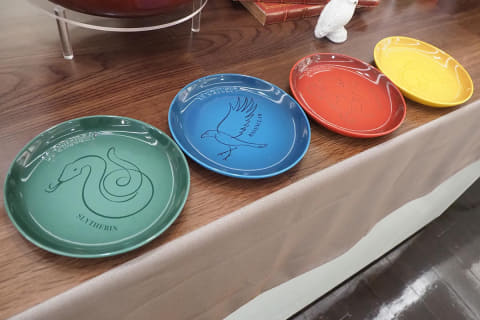 ル・クルーゼとハリー・ポッターがコラボ! 魔法のココット、杖のような