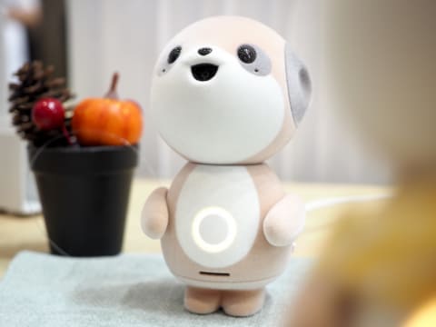 シャープ、対話AIロボ「ポケとも」発売延期 - 家電 Watch