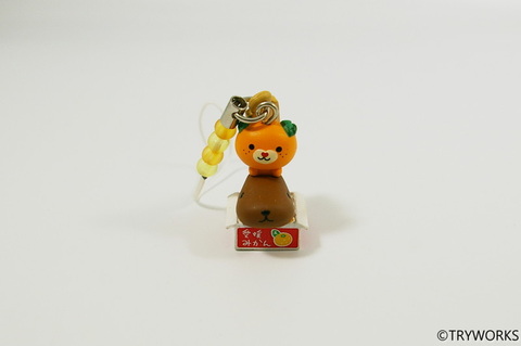 NO.2944：愛媛限定 カピバラさん meets みきゃん チャームストラップ