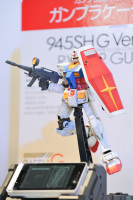 ガンプラケータイ発売記念イベント、古谷徹と小倉優子が登場