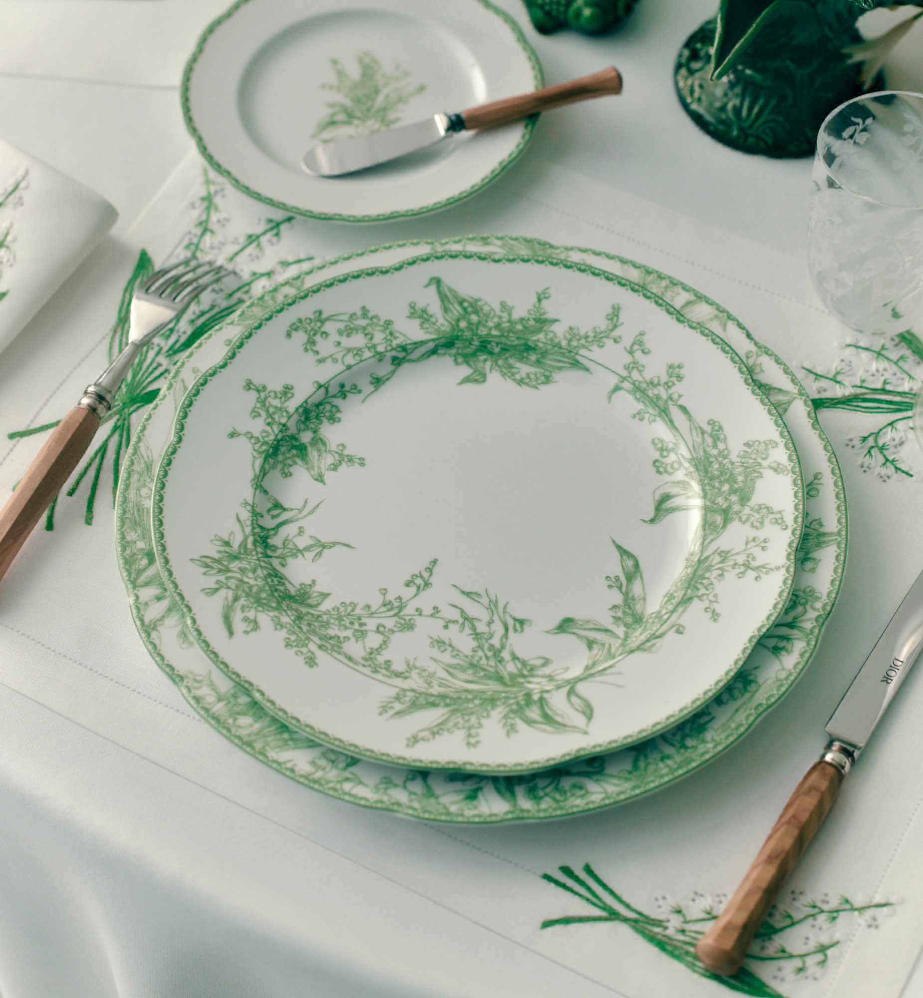 Dinner Plate Lily of the Valley, Green | DIOR