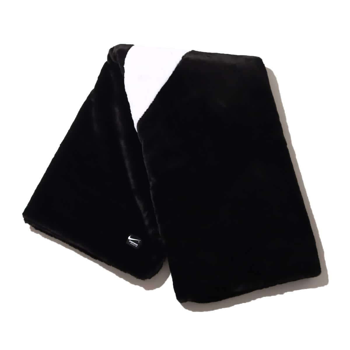 NIKE W NSW BLANKET FAUX FUR SWSH BLACK/WHITE 22HO-I（ナイキ