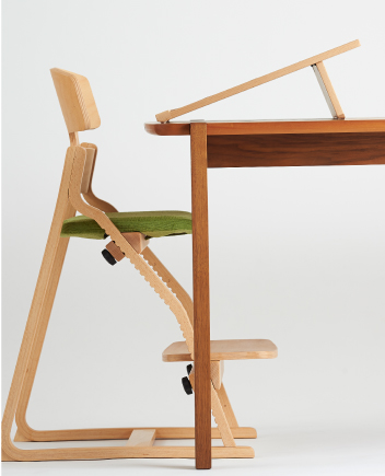 SLANTUP スラントアップ 成長期の子どもたちに贈る最適な学習環境