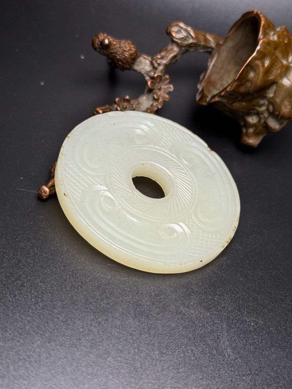 貴重 本物和田玉 細工手彫り 清代 牛と螭龍紋 筆洗い 筆添 玉硯 置物
