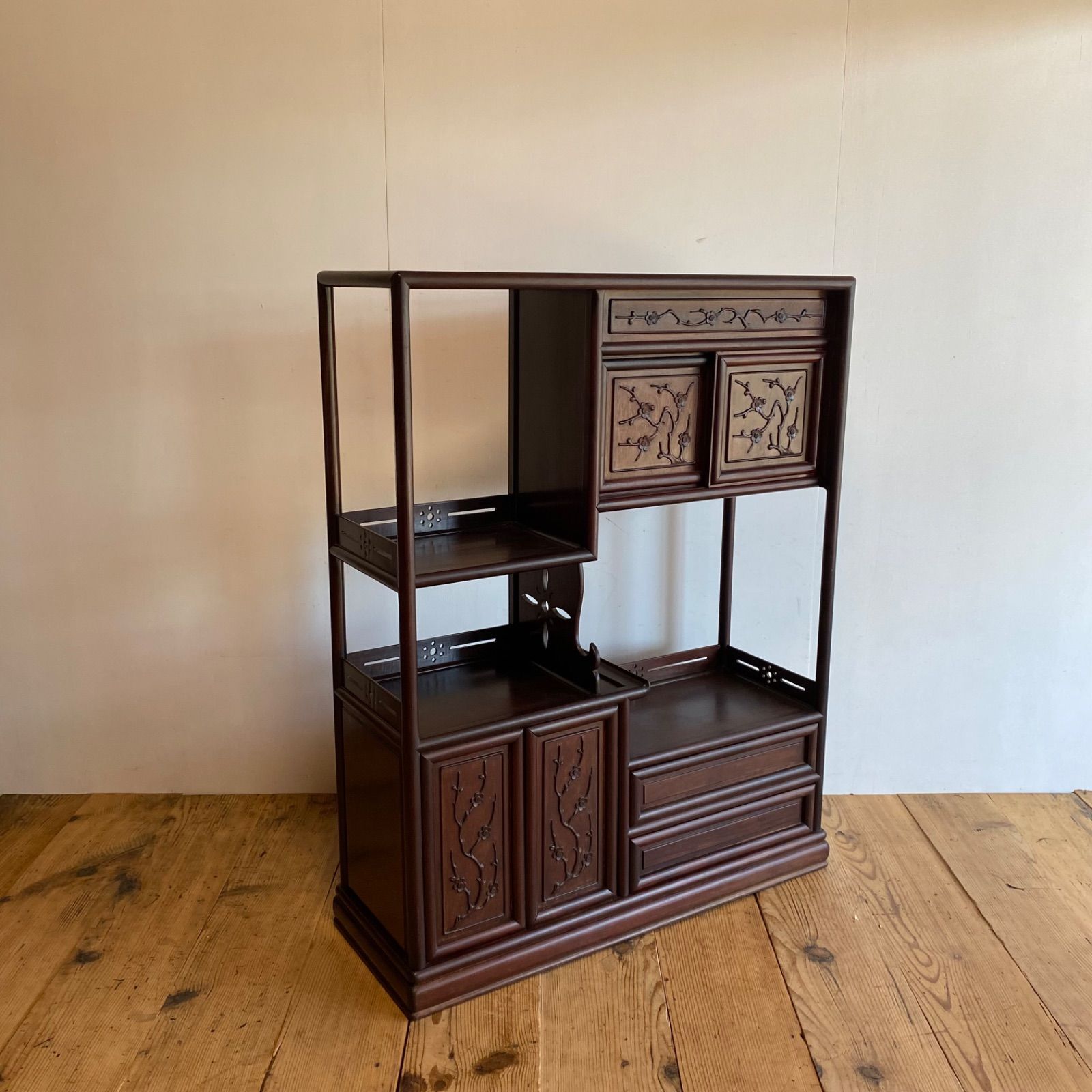 アンティーク 紫檀 飾り棚 透かし彫り 飾り棚 唐木 y141 - メルカリ