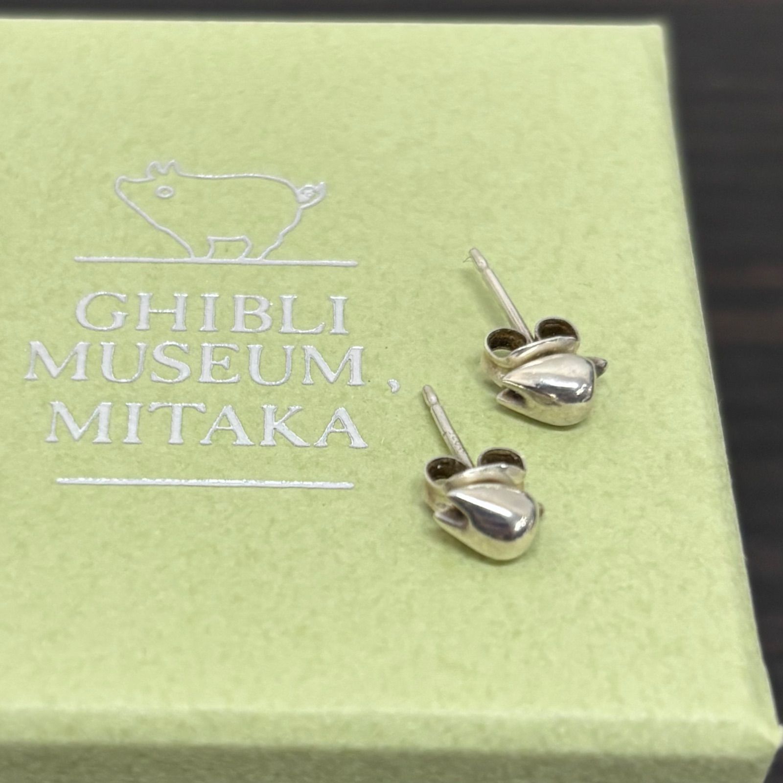 完売品］ジブリ美術館オリジナル ピアス「トトロ」 完売品］ジブリ