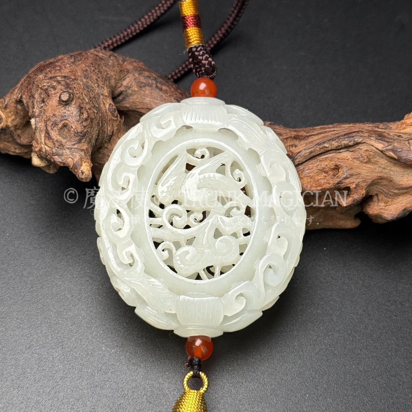 旧家蔵出し 和田玉細密彫 透空彫 花鳥紋 香嚢 根付 裝身具 置物 賞物