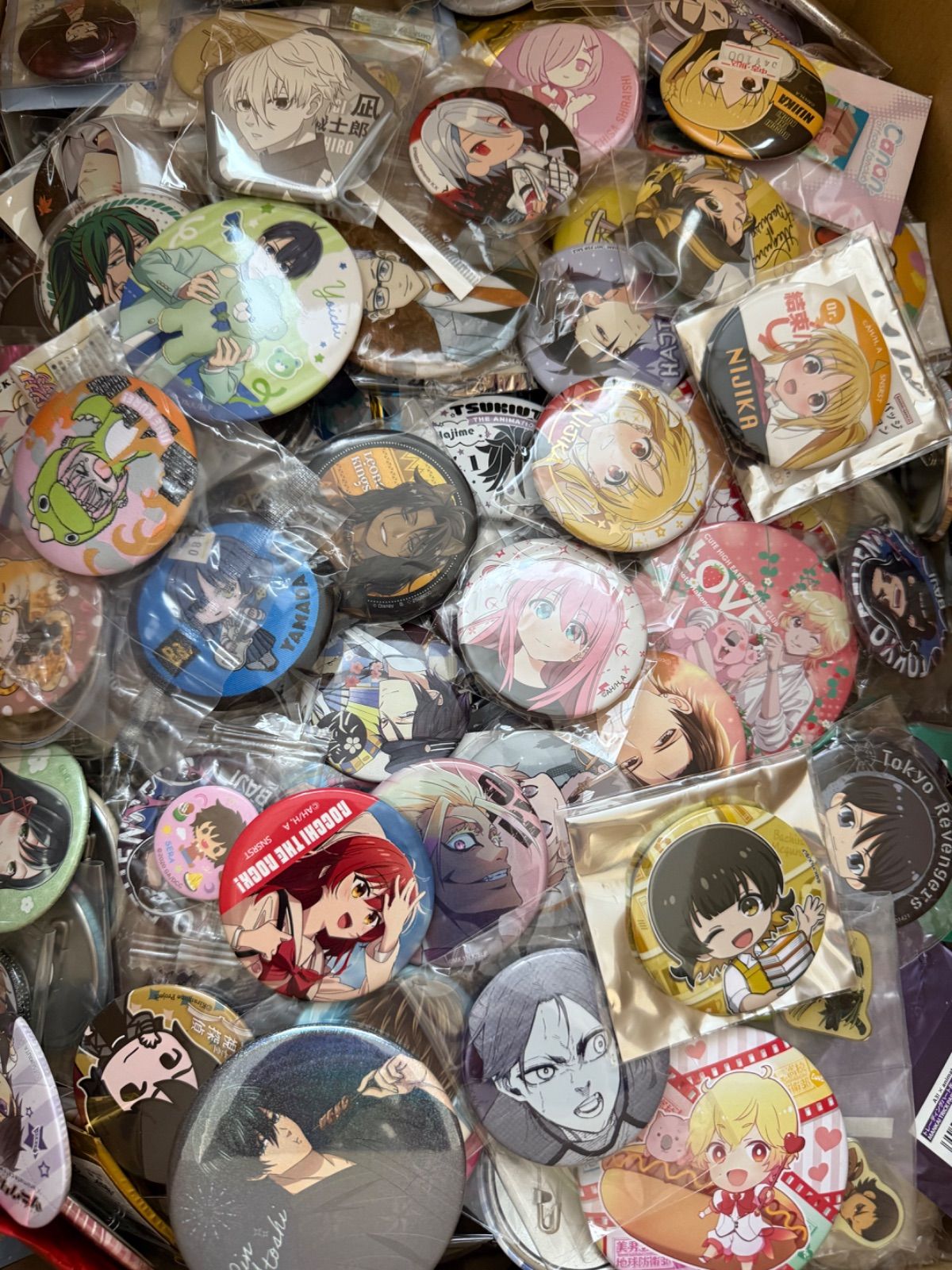 大特価！ バッジ類 缶バッジ アクリルバッジ ピンズ ピンバッジ等 1200