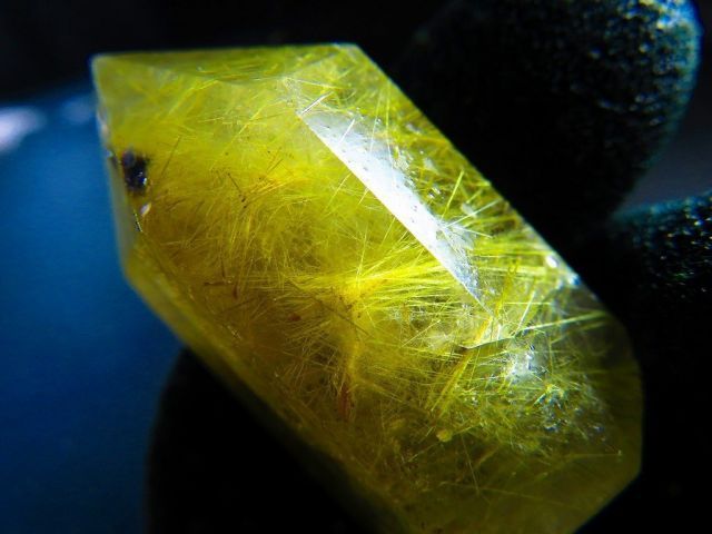 ☆天然タイチンルチルクォーツ 太金針水晶 太陽放射ルチル レア 天然石