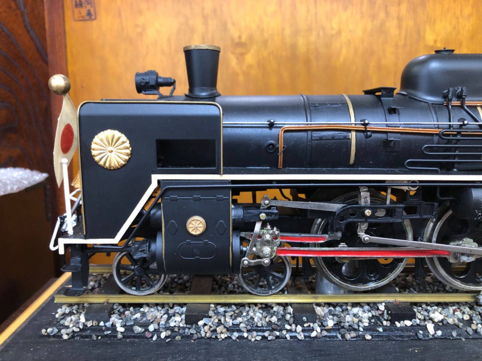 ガラスケース付きSL、C57の大型模型 ジャンク品 - メルカリ