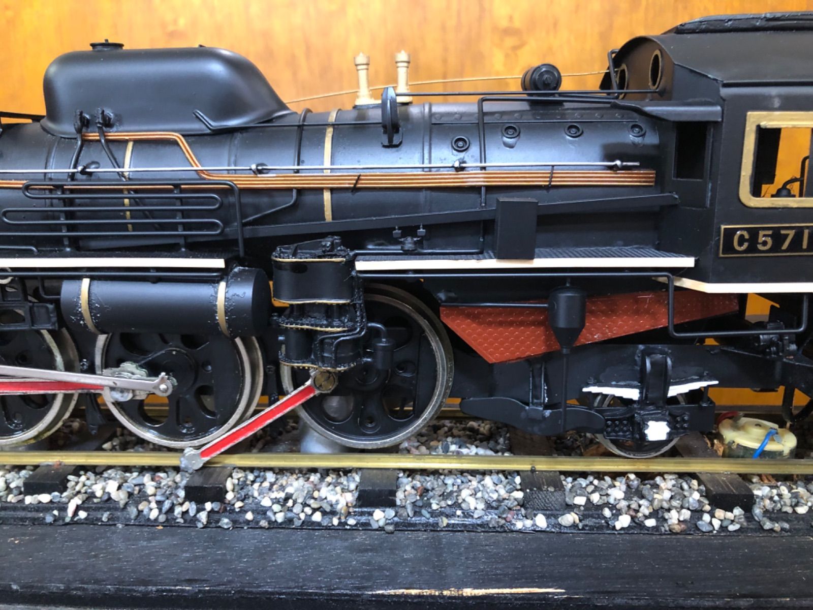 ガラスケース付きSL、C57の大型模型 ジャンク品 - メルカリ