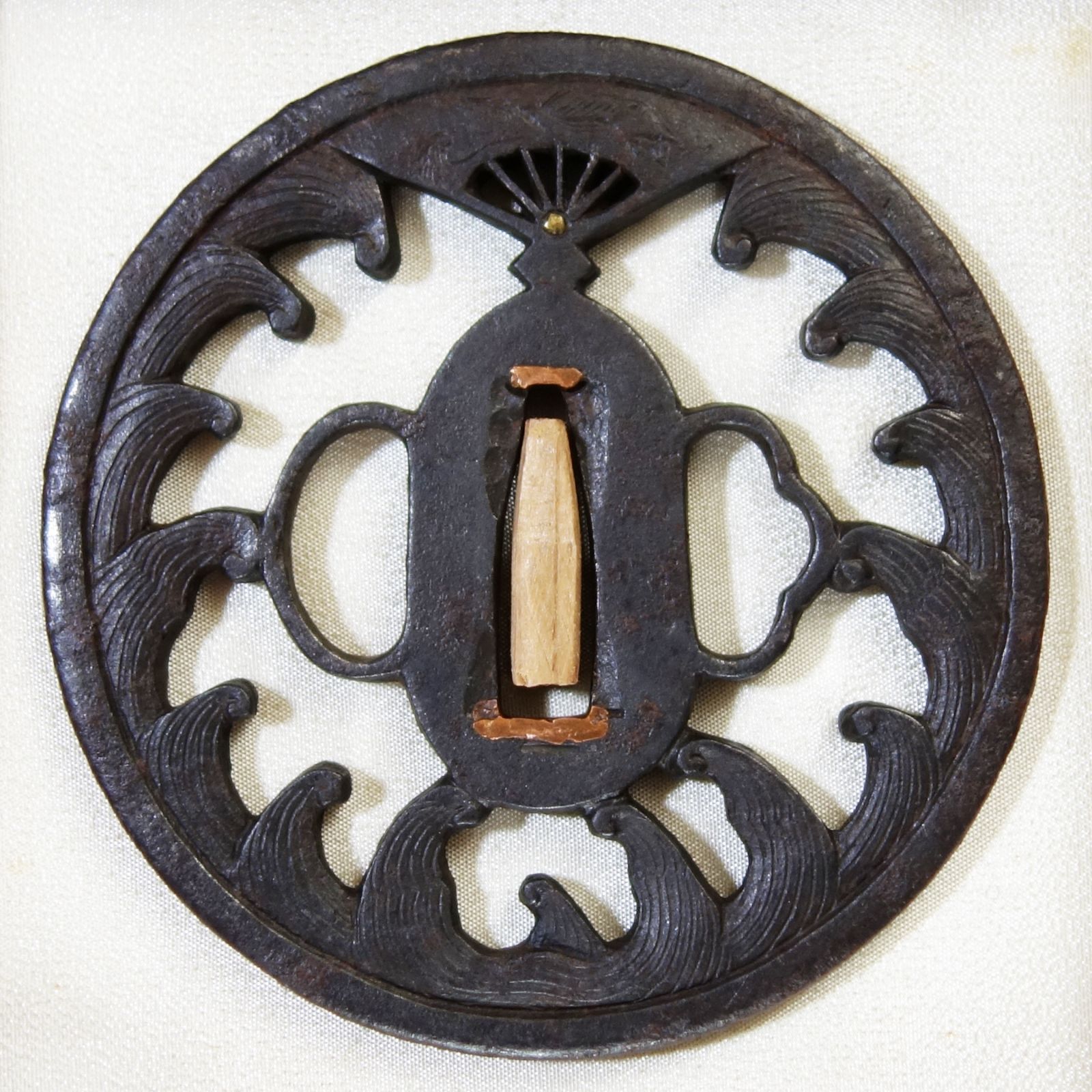 刀装具 透かし鍔 扇子透かし図 骨董 刀装具 透かし鍔 扇子透かし図