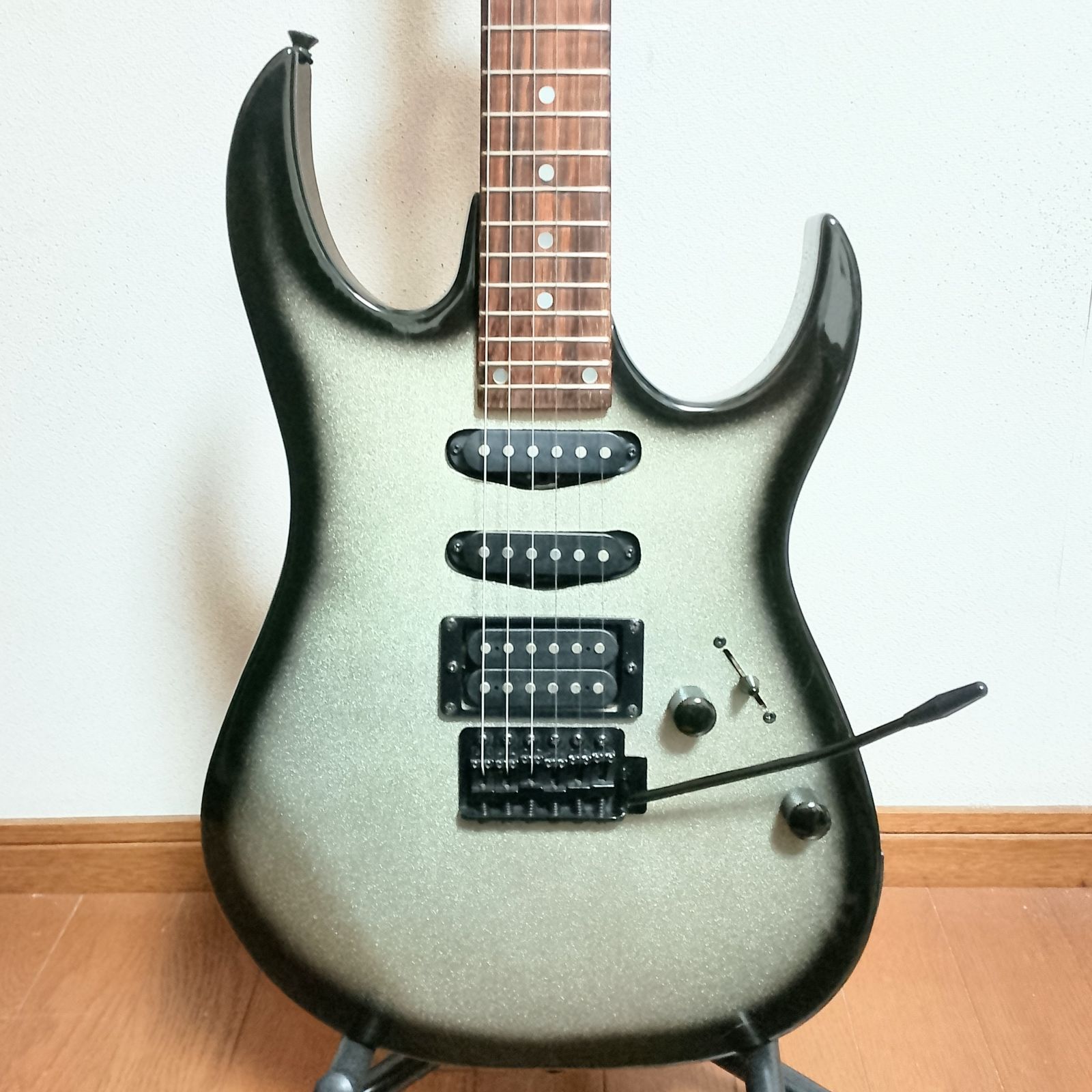 Photogenic S-S-H仕様 トレモロユニット搭載 エレキギター - メルカリ