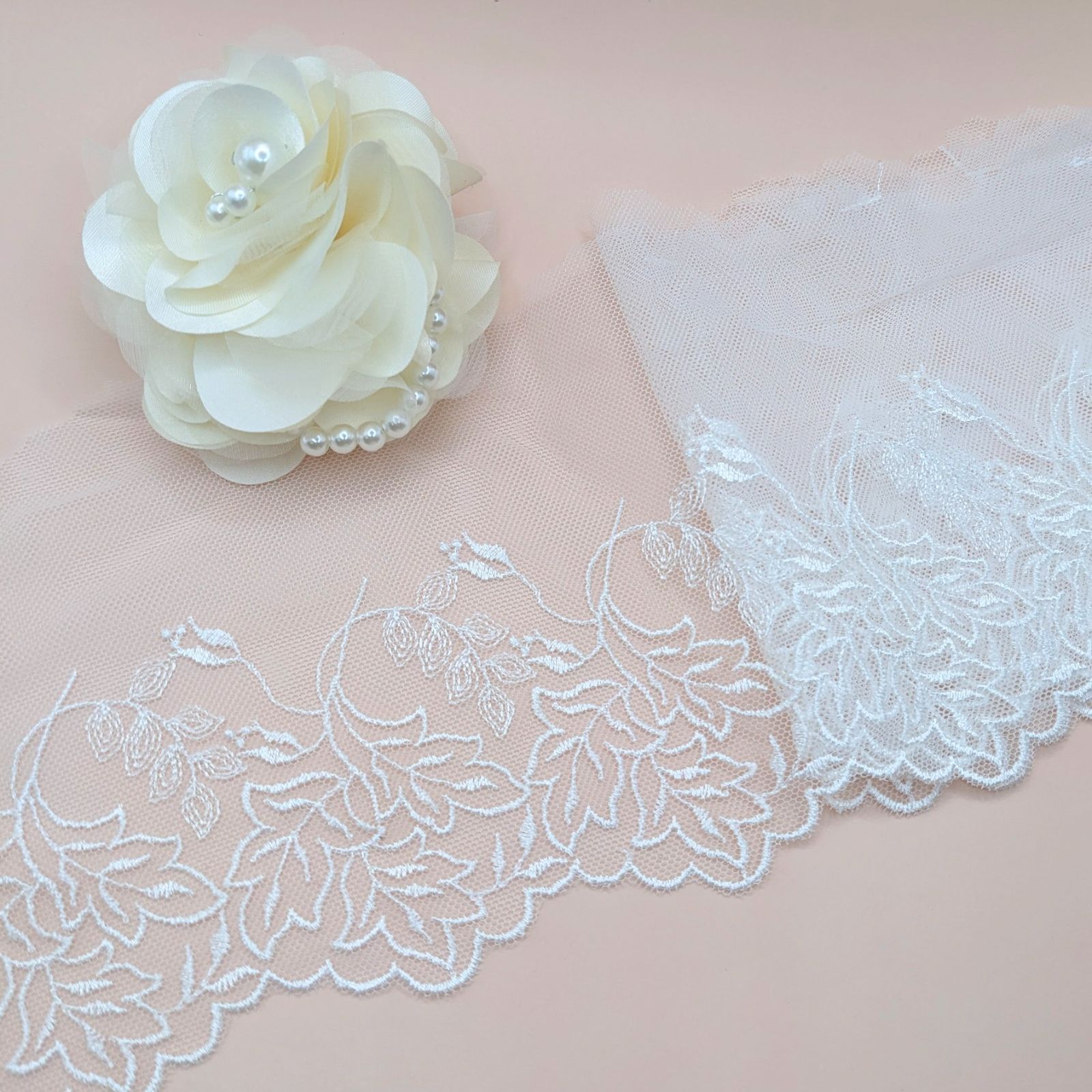 №251016 チュールレース 白 純白 刺繍レース ハンドメイド 手芸 ドール