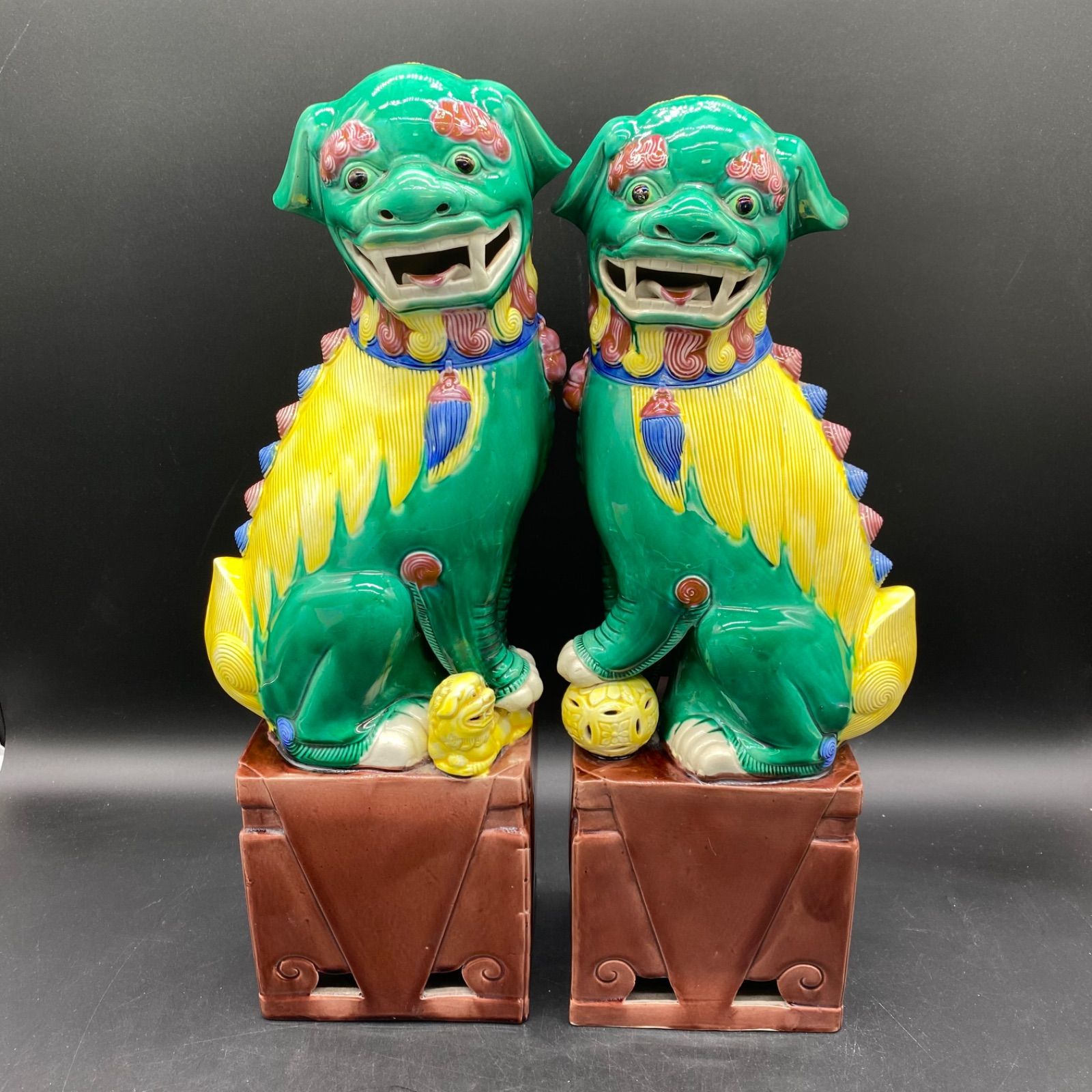 A162＊月末SALE価格27日まで＊【希少】獅子像 一対 狛犬 陶器製 玉獅子